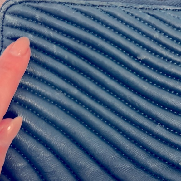 Henri Bendel No 7 Quilted Camera Bag Purse - Picture 8 of 9